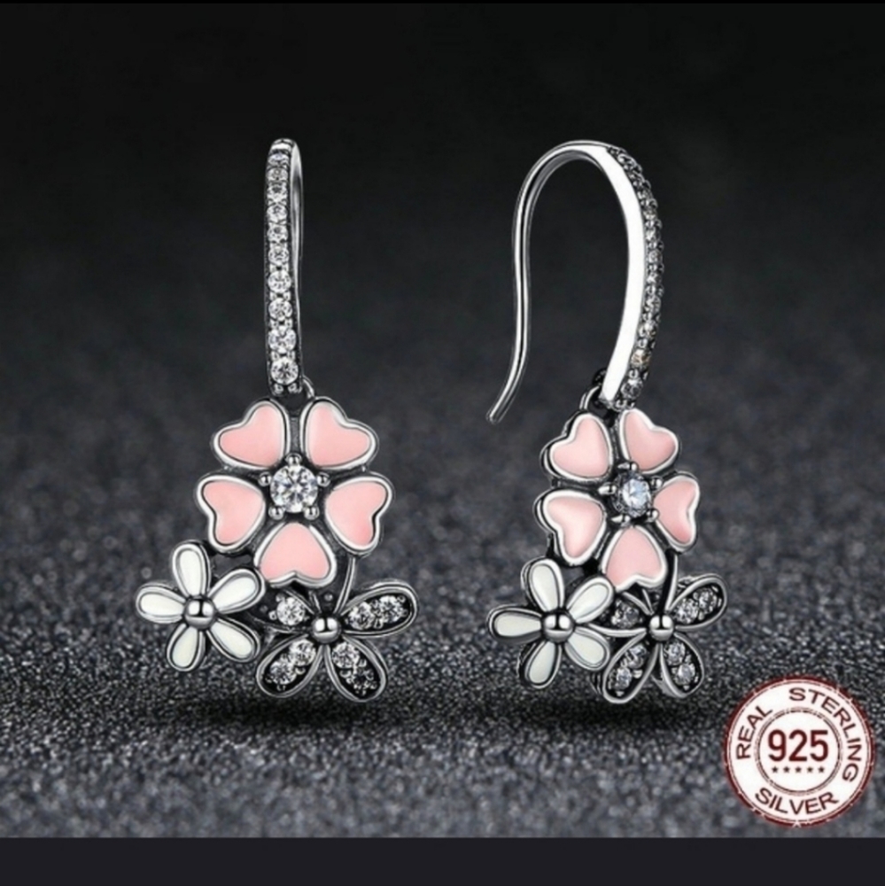 🌸🌸BACK IN STOCK🌸🌸PRETTY!! Pink Cherry Blossom Dangle Earrings 🌸🌸
